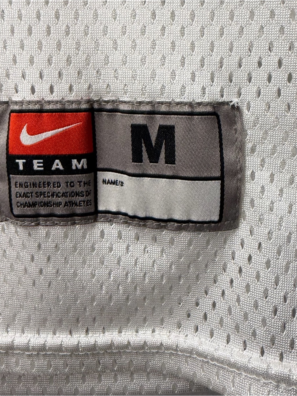 Nike Team Football Jersey Men’s Size Medium White Practice Mesh Jersey - Picture 2 of 7